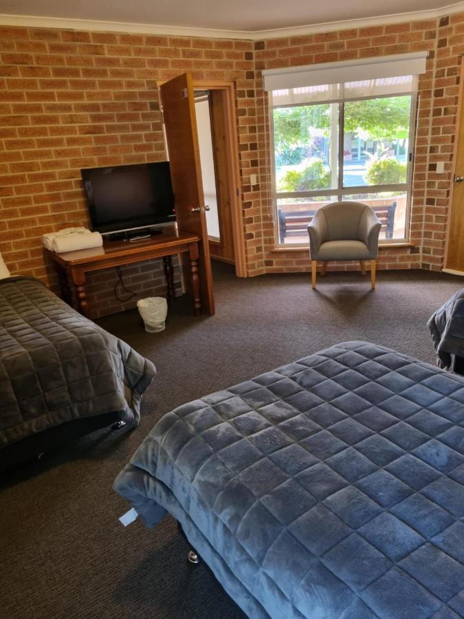 Country Roads Motor Inn Наракорт Екстериор снимка