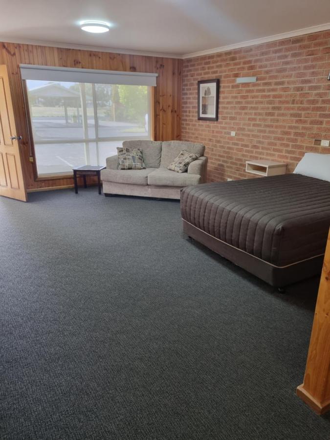 Country Roads Motor Inn Наракорт Екстериор снимка