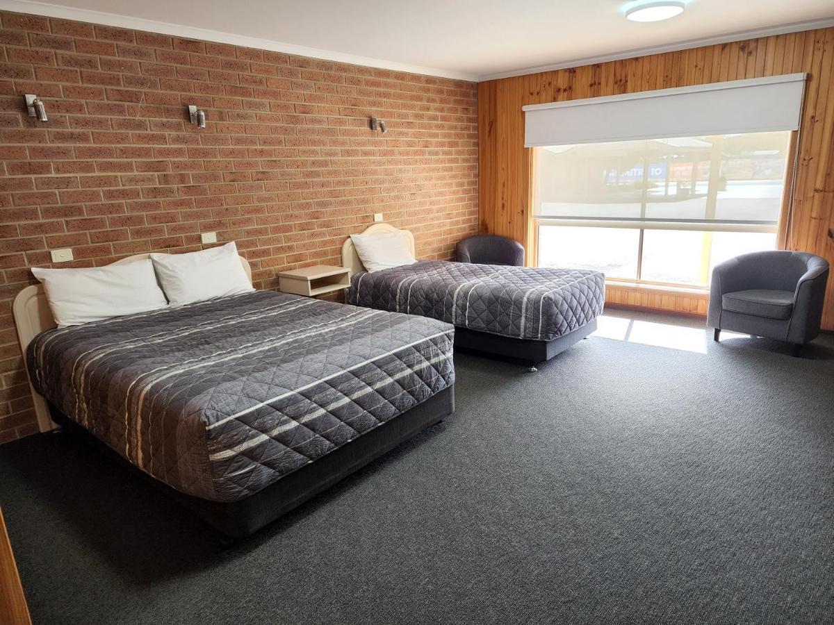 Country Roads Motor Inn Наракорт Екстериор снимка