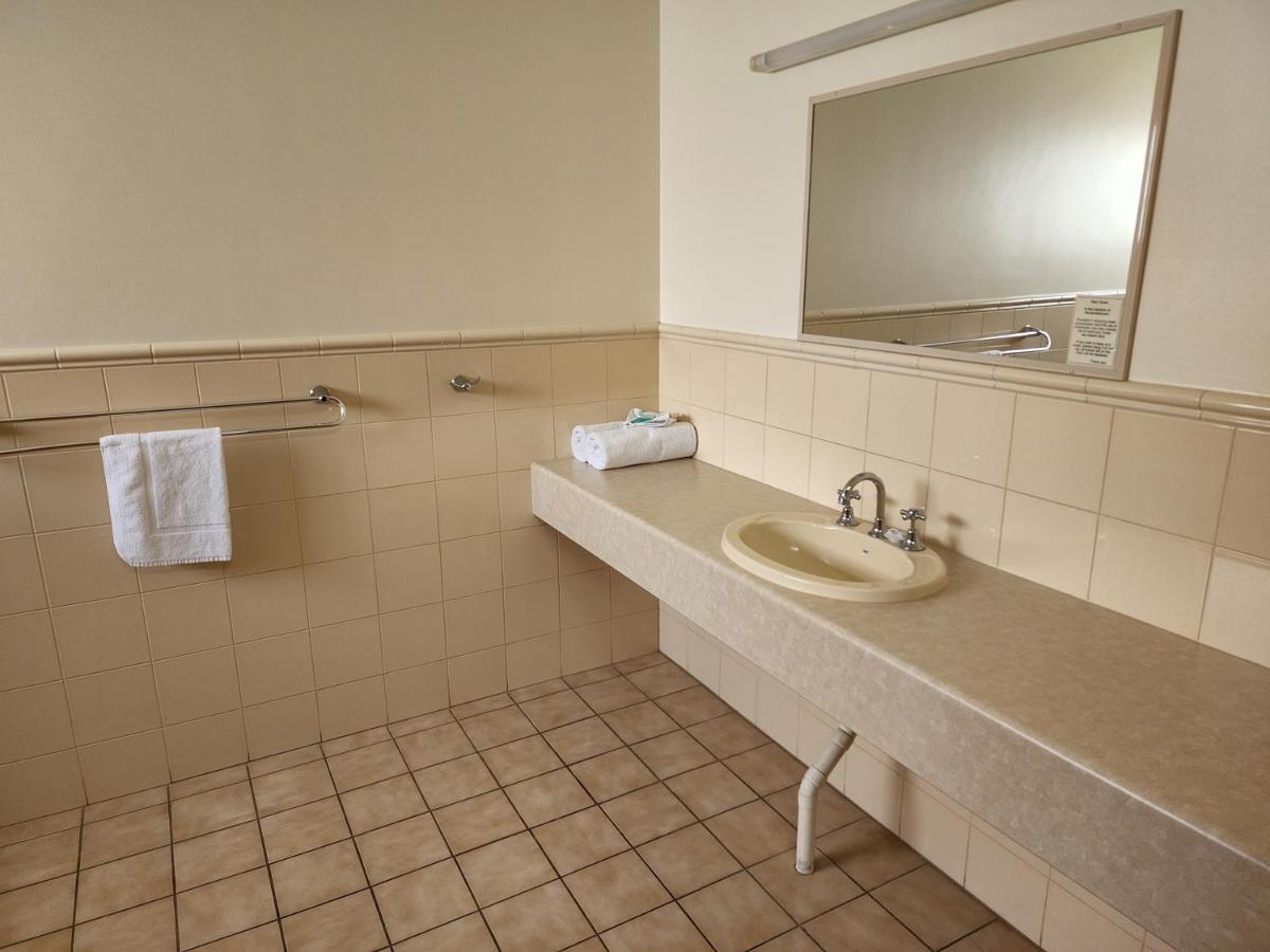 Country Roads Motor Inn Наракорт Екстериор снимка