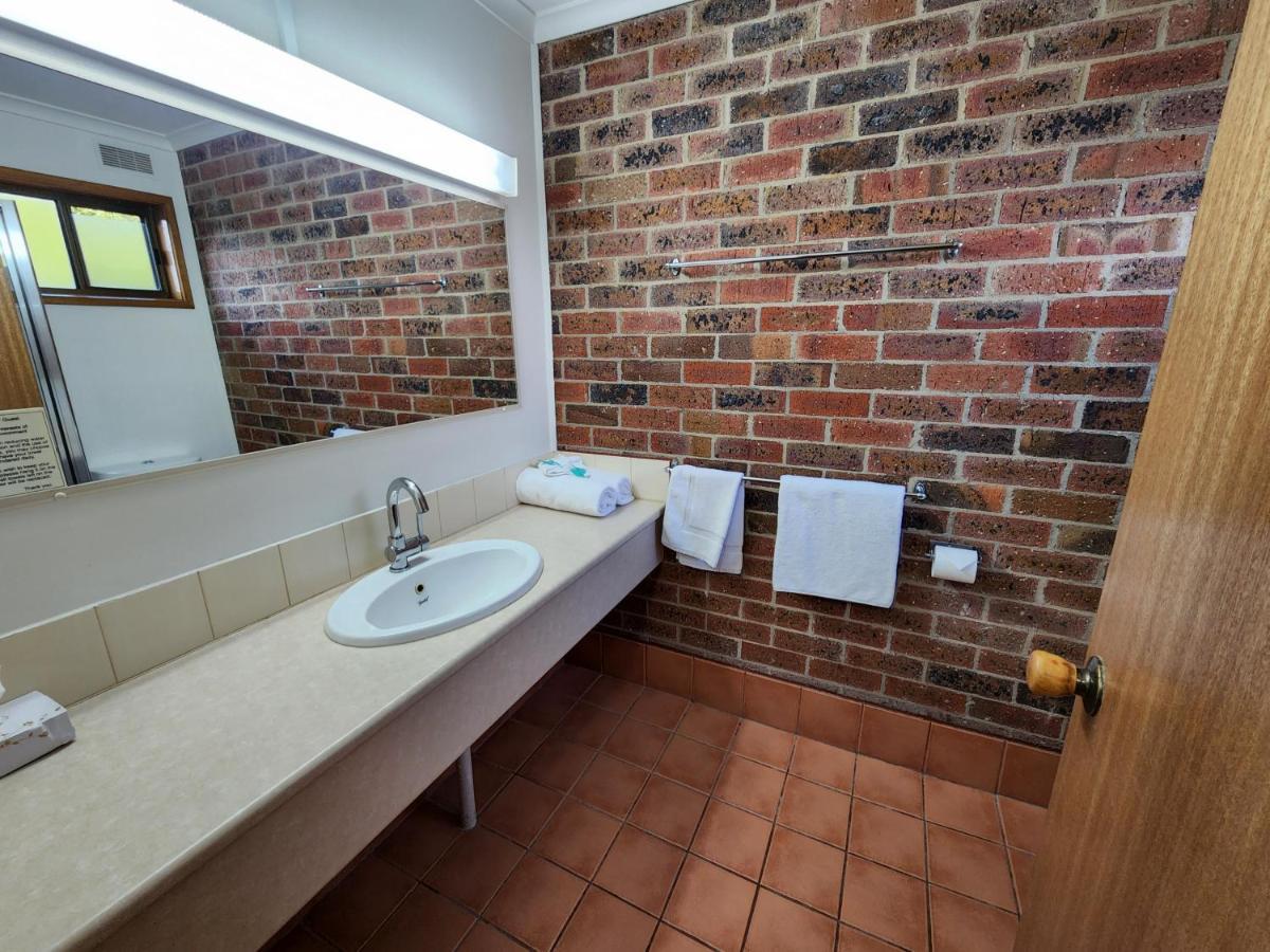 Country Roads Motor Inn Наракорт Екстериор снимка