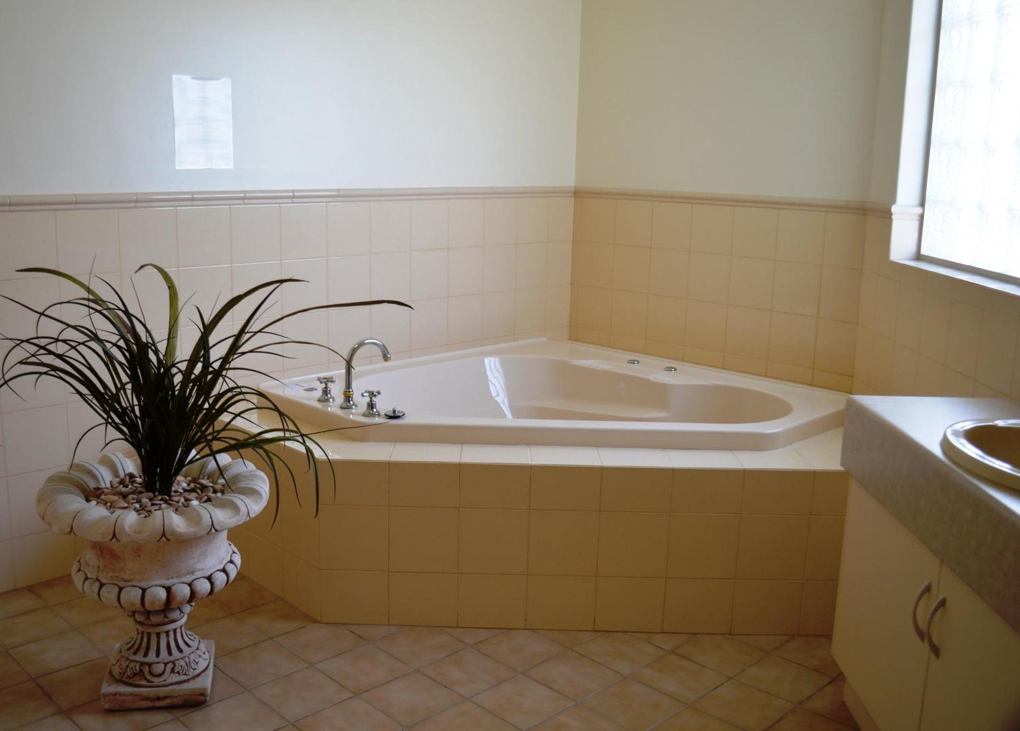 Country Roads Motor Inn Наракорт Стая снимка