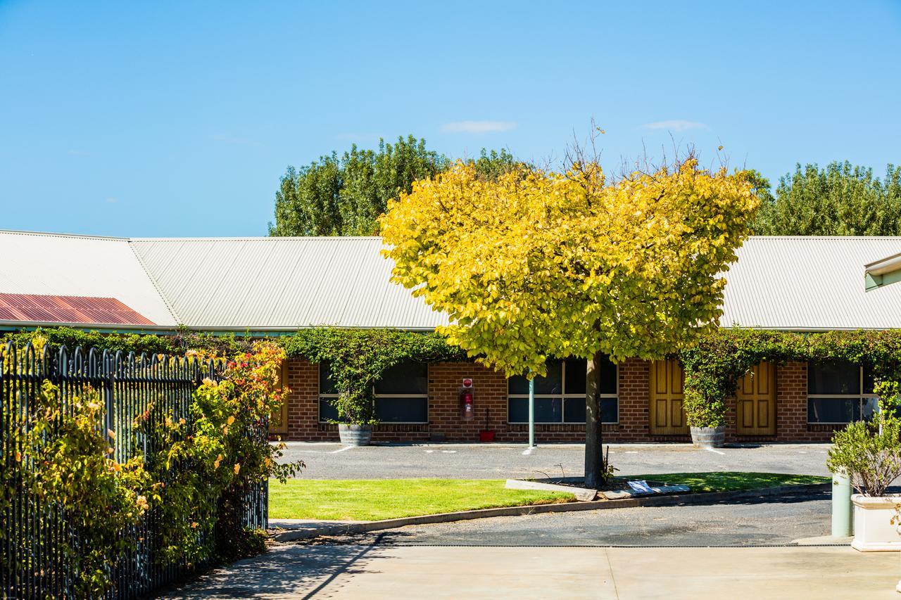Country Roads Motor Inn Наракорт Екстериор снимка