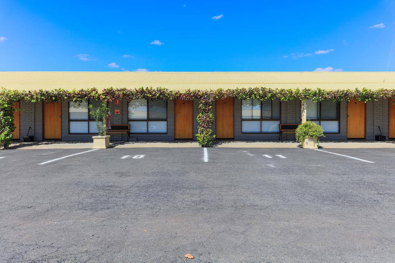 Country Roads Motor Inn Наракорт Екстериор снимка